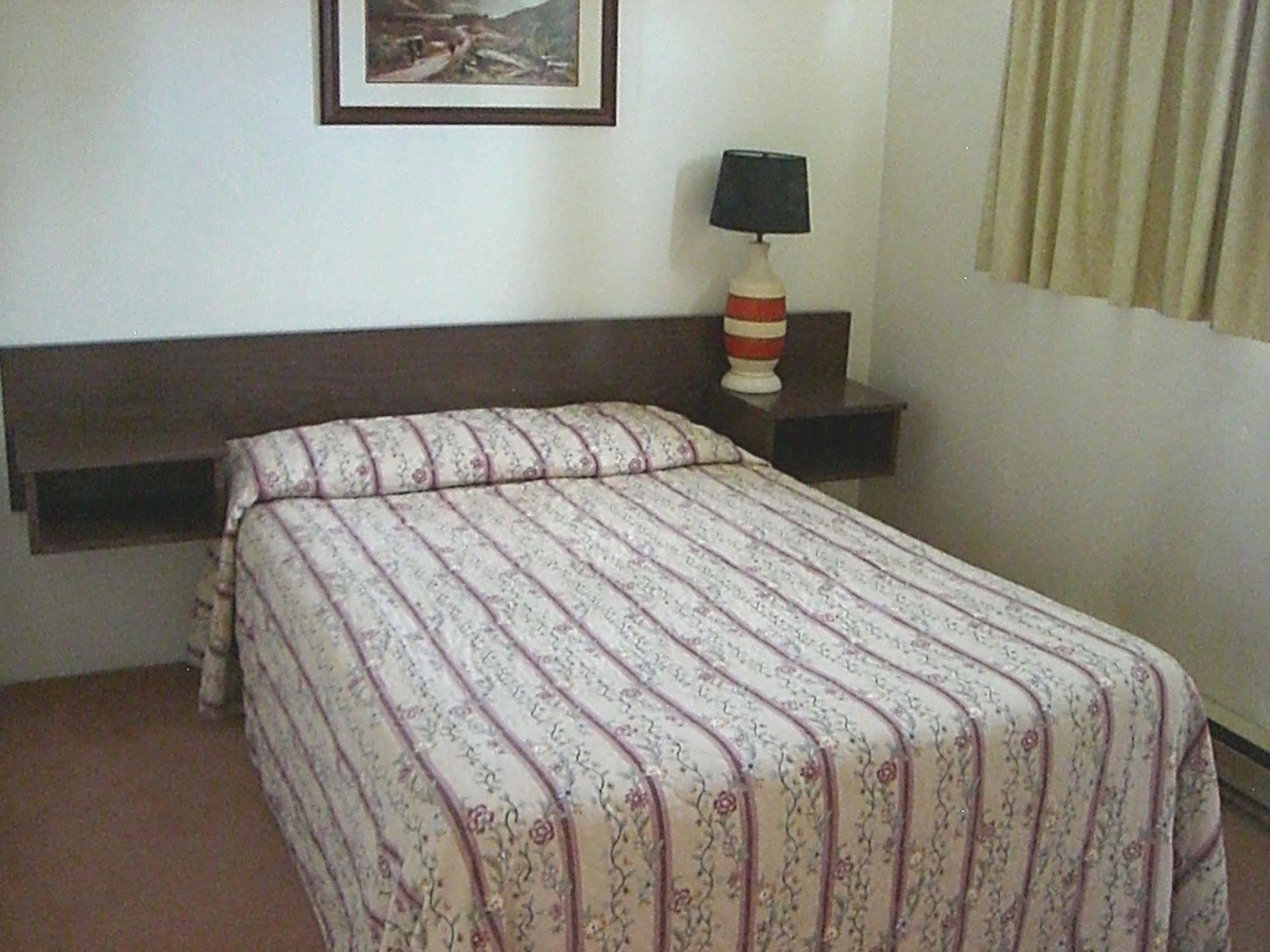 A-1 Alberni Inn Port Alberni Eksteriør bilde